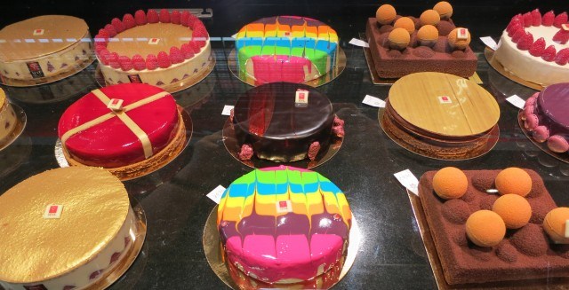 colorful cakes in lyon_1.jpg