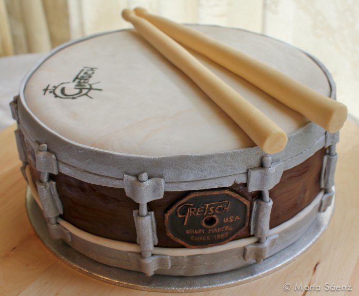 drum cake.jpg