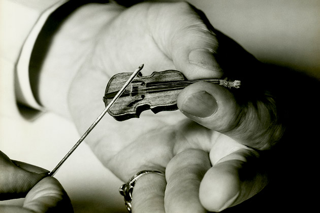 0124-apple-violin-630x420.jpg