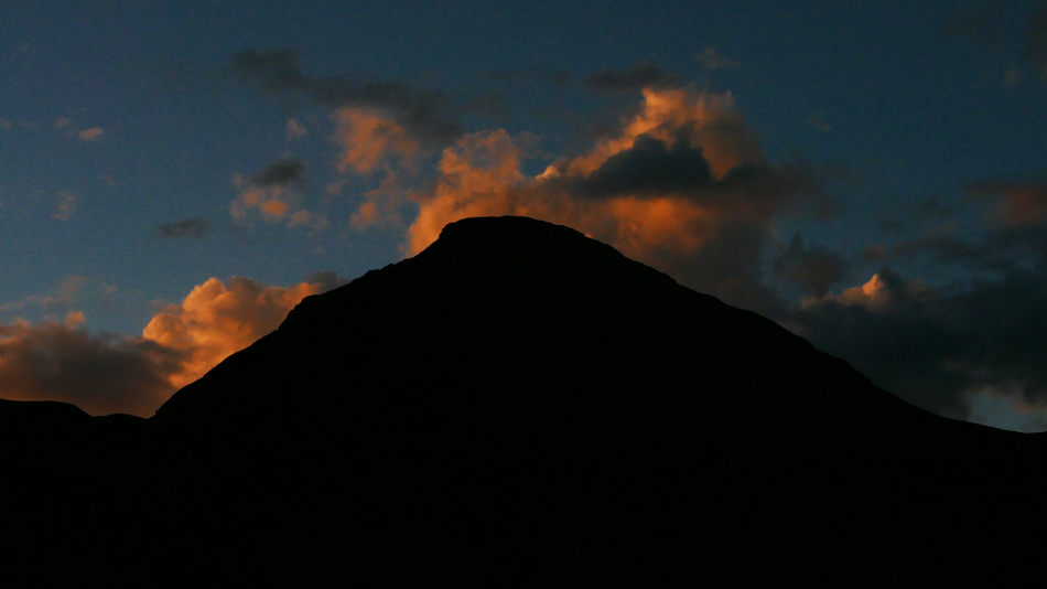 031PyramidSunet.jpg