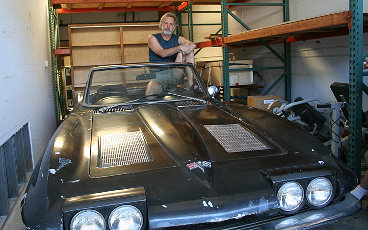 112_0806_01z-bob_weir_celeb_drive-1963_chevrolet_corvette_stingray.jpg