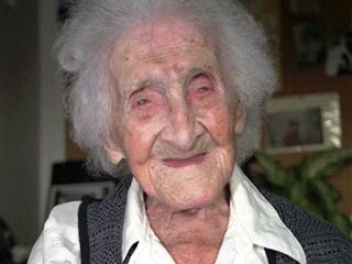 161005-jeanne-calment-mug-235p_fb8049a0e657fb14baab2ae83ece9a02_nbcnews-fp-320-240_0.jpg