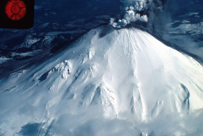 19452-Phreatic-eruption-of-Mount-St-Helens-from-northwest-Skamania-C.jpg