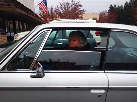 1973-BMW-30Cs-owned-by-Jerry-Garcia-with-mountain-girl.jpg