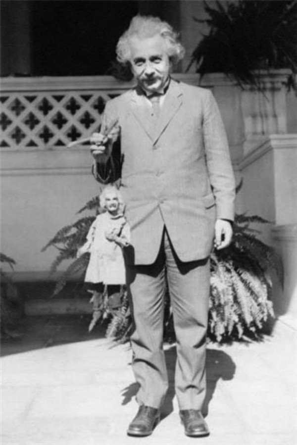 3.-retro-photo-600x899.jpg