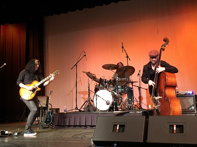 Alex Skolnick Trio Boulton Center Bayshore NY 12212017 049 resize.jpg