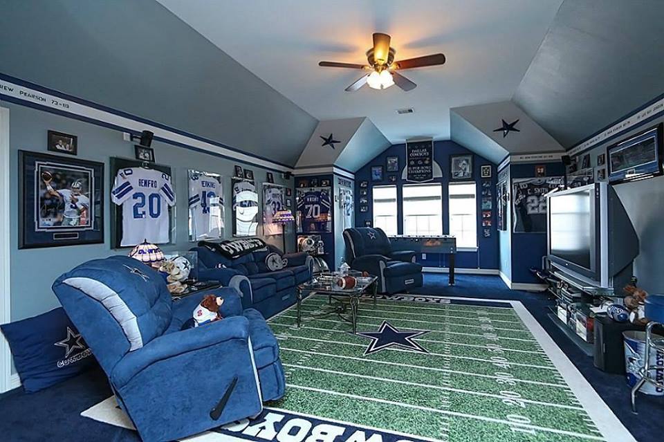 COWBOYS-ROOM.jpg