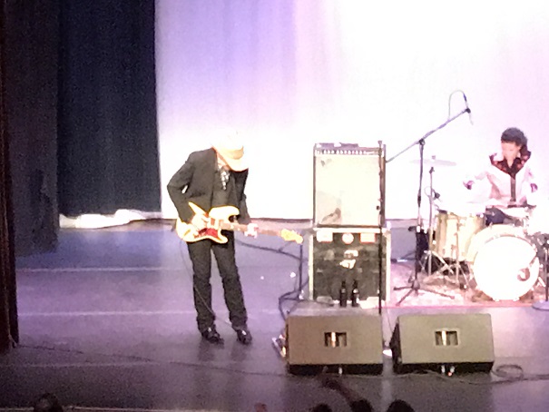 Dave Alvin 4222017 Boulton Center Bayshore NY resize.jpg
