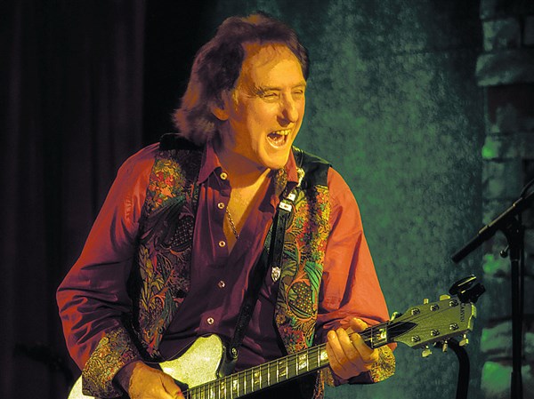 Denny-Laine-of-Moody-Blues-and-Wings-for-LAINE0504_1.jpg
