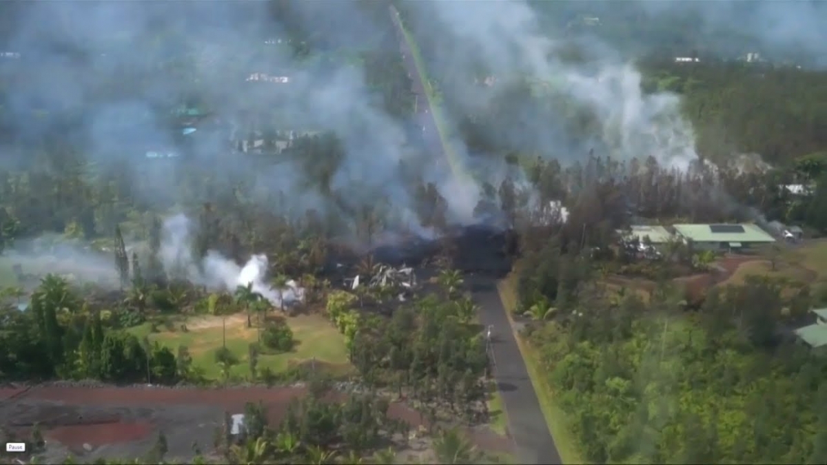 Earthquakes-lava-fissures-put-Hawaiis-Big-Island-on-high-alert.jpg