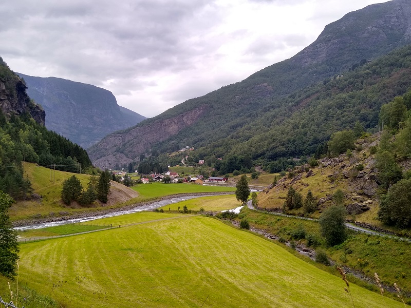 Flåmsdalen valley _0.jpg