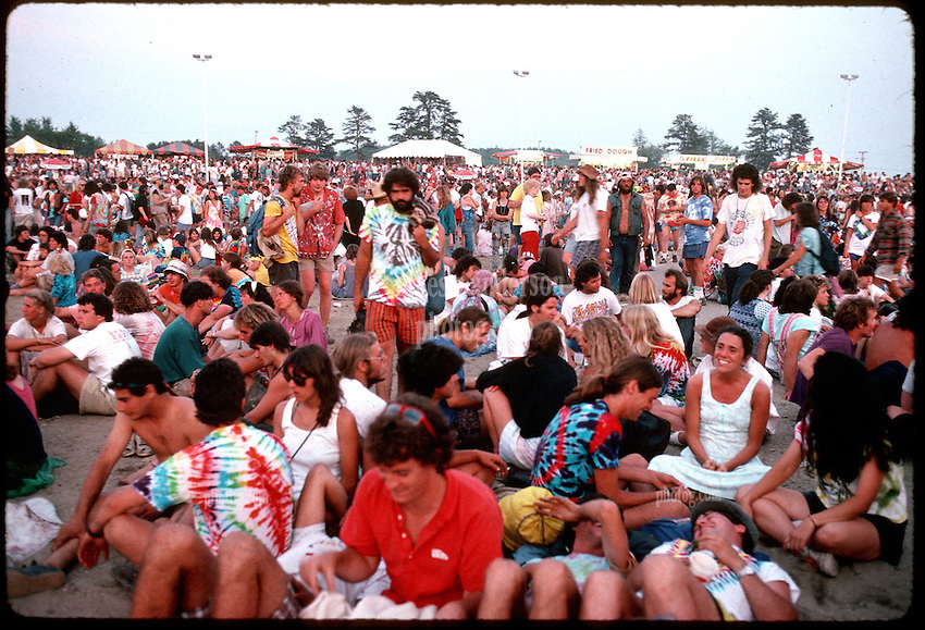 Grateful-Dead-Oxford-ME-1988-C25-25.jpg