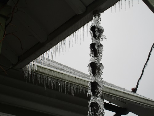 Ice on Rain Chain.JPG