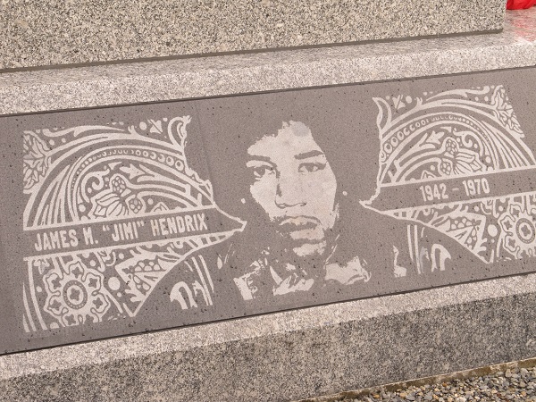 Jimi Grave 1.jpg