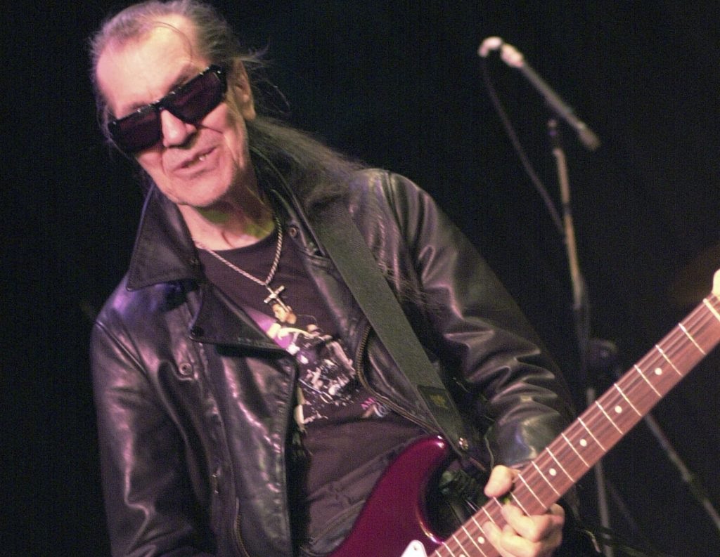 Link-Wray-e1636112942835.jpg