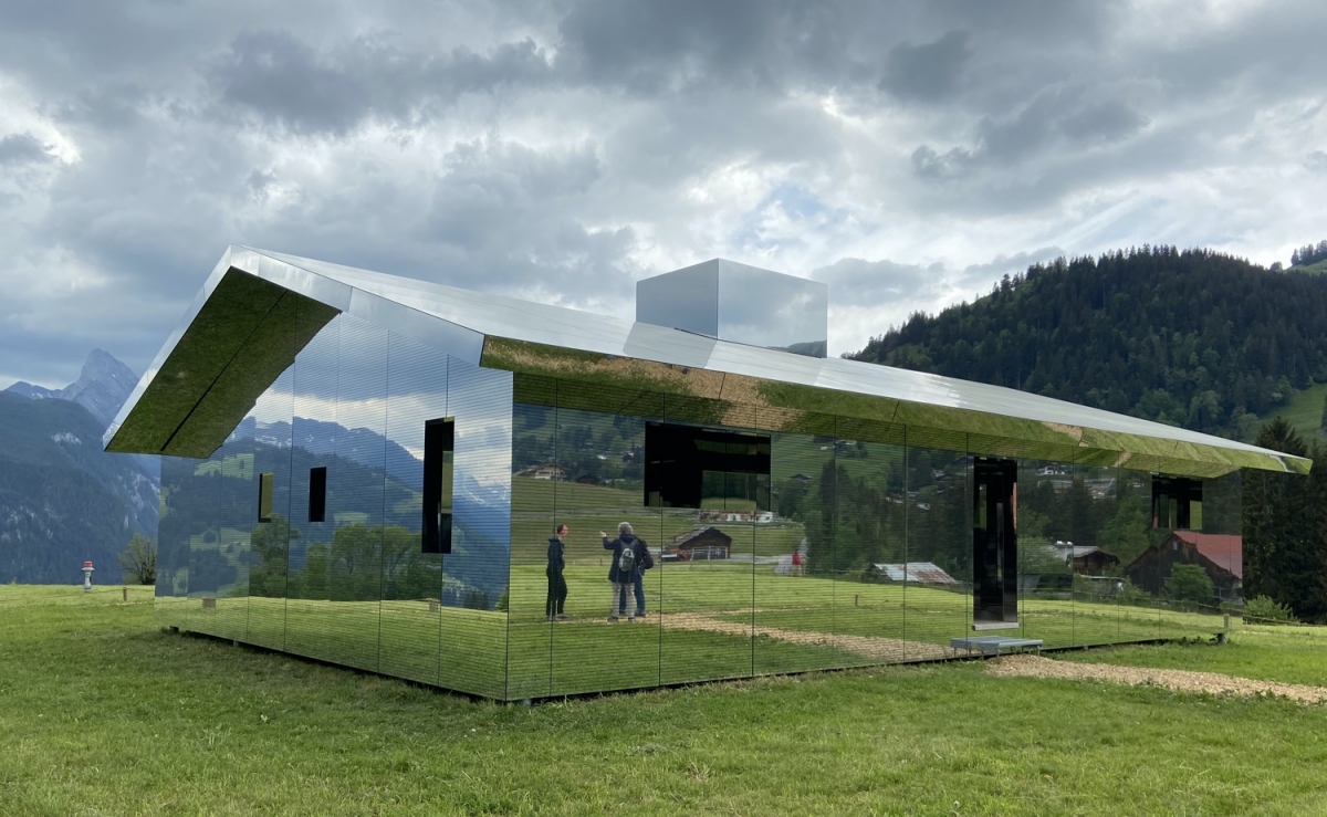 Mirror_House.jpg