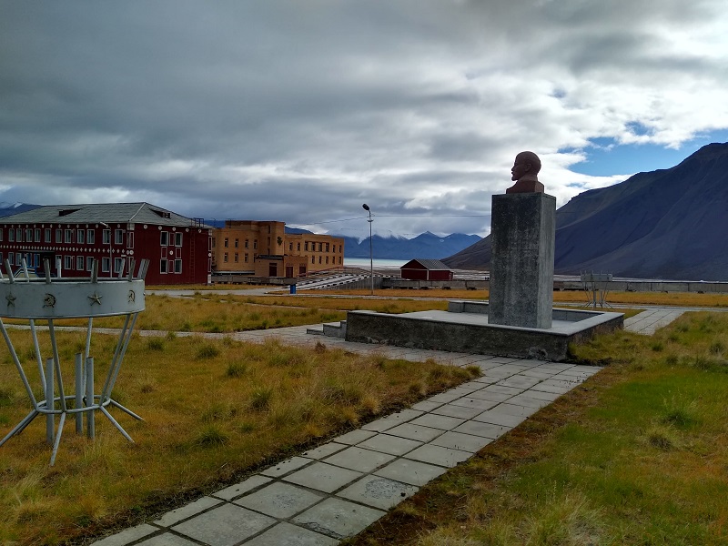 Pyramiden.jpg