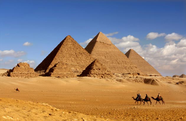 Pyramids-of-Giza-Egypt_1.jpg