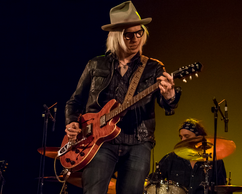 SteveEarle-2.jpg