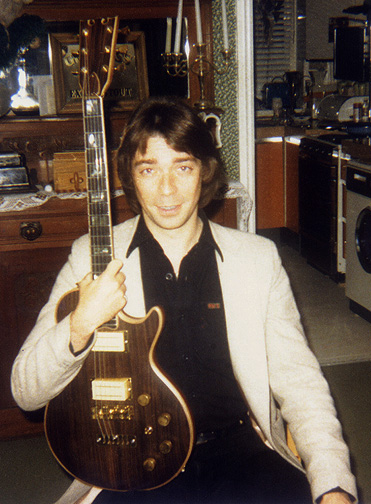 SteveHackett-med.jpg