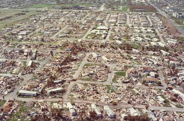 The-storm-left-many-homes-completely-devistated-and-towns-unrecognizable.-Huffington-Post.jpg