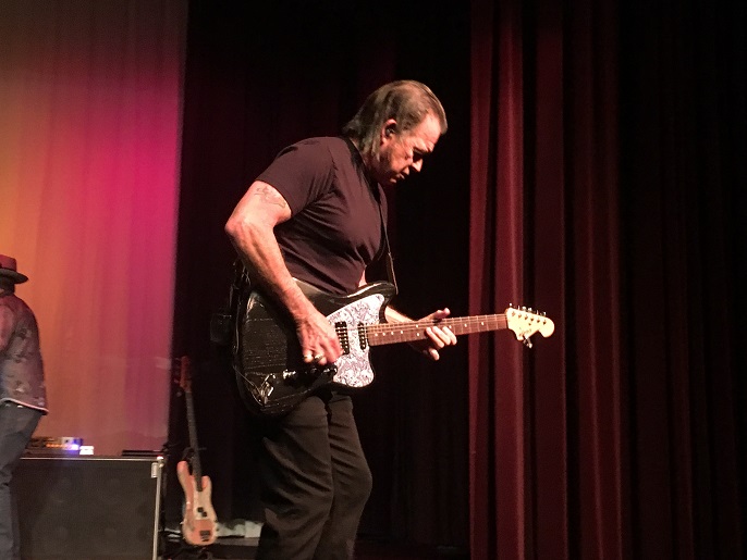 Tommy Castro & the Painkillers Boulton Center 04062018 038 resize.jpg