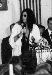 _Howard_Stern_Libertarian_Party__(8912489145).jpg