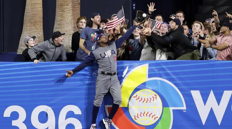 adam-jones-catch-photo.jpg