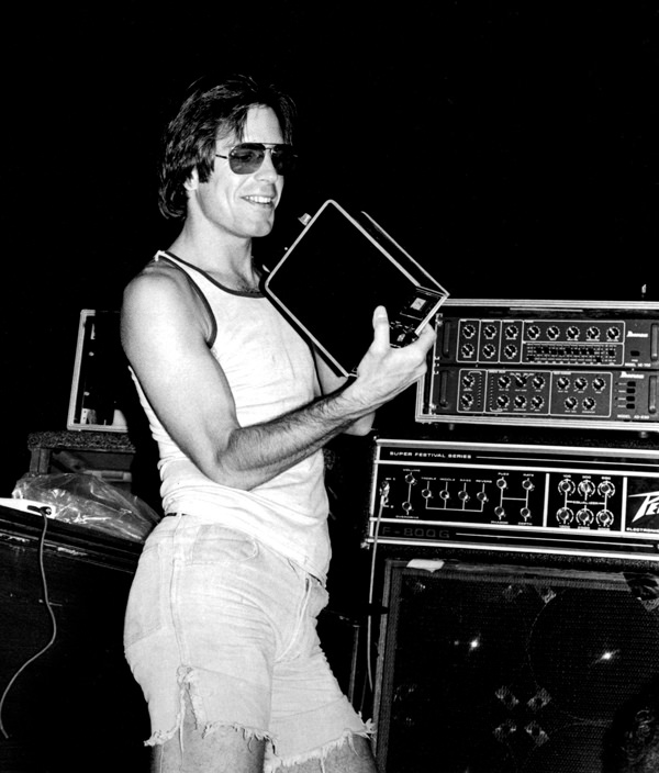 bobby-tank-to-jean-shorts-78-gans_0.jpg