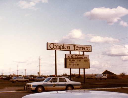 compton-terr-32583-sign.jpeg