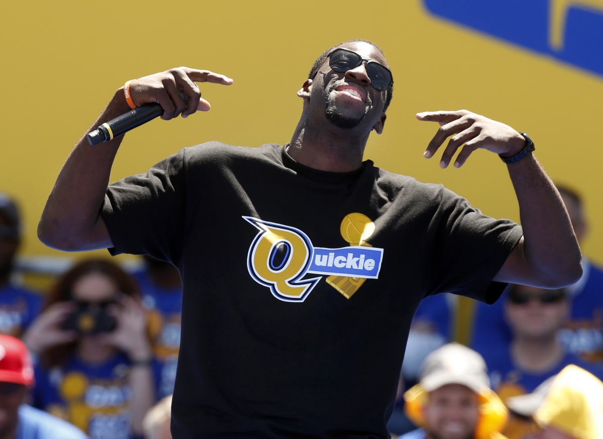 ct-lebron-james-draymond-green-tshirt-20170615_0.jpg