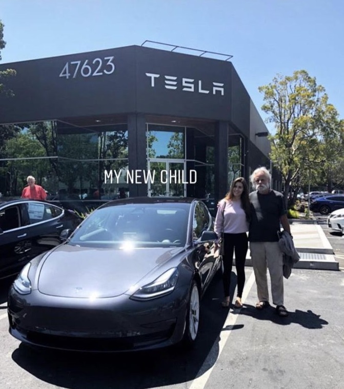 monet-bobby-tesla_0.jpg