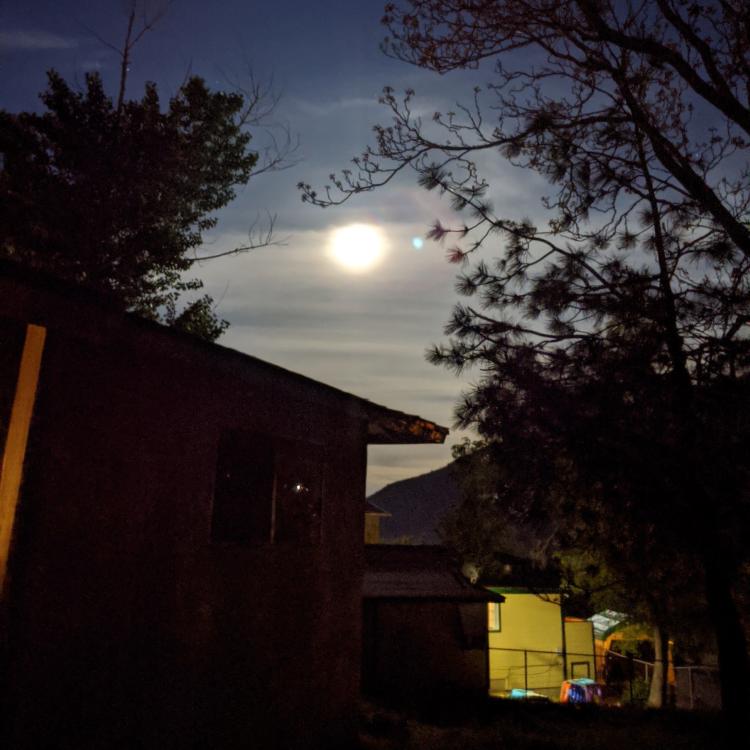 moon_1.jpg