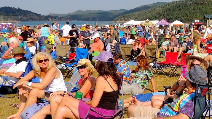 nedfest-happy-crowd.jpg