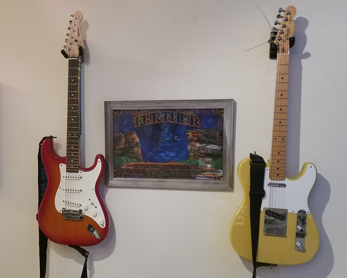 phil_guitar.jpg