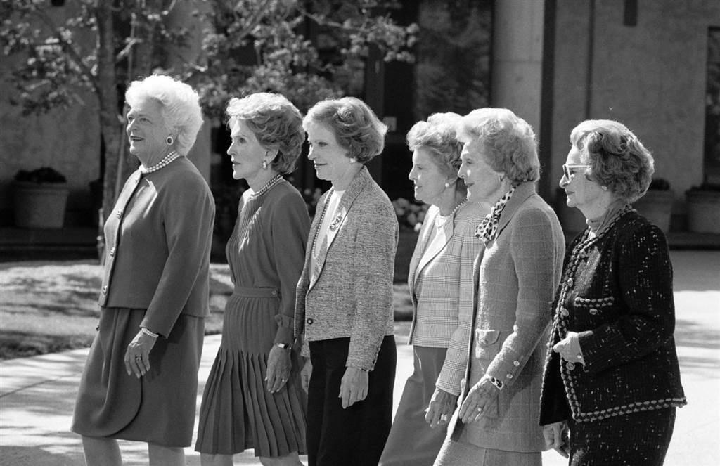 ss-140306-nancy-reagan-28_37290665e8e568125db671580e528b55.nbcnews-ux-1024-900.jpg