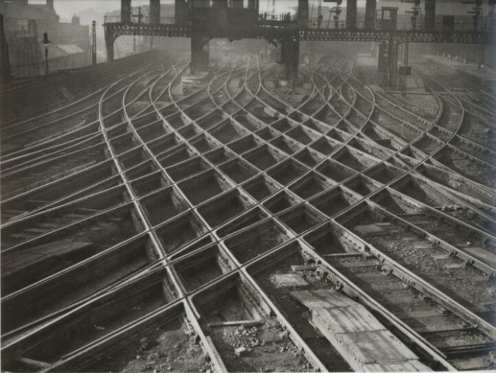 tracks.jpg